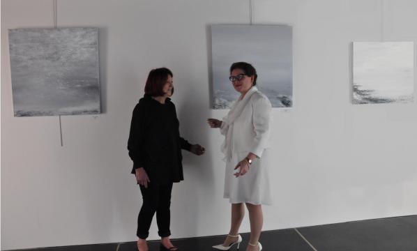 01a die kunstausstellung der malerin verena von lichtenberg aus paris mit paule pariente von artec im palais des congres du mans copie 2