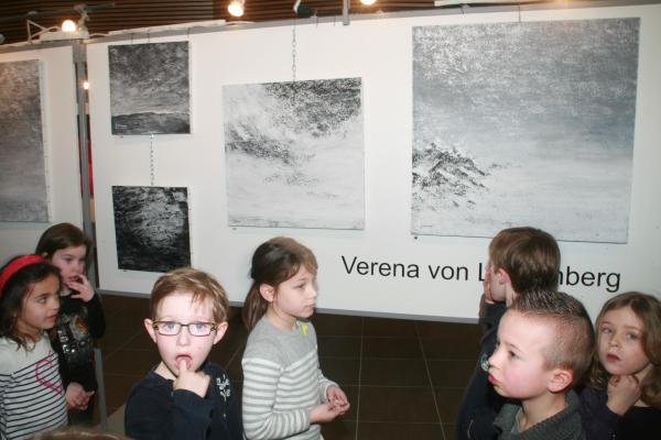 11 die ausstellung lumiere australe der malerin verena von lichtenberg eine besichtigung fur kinder