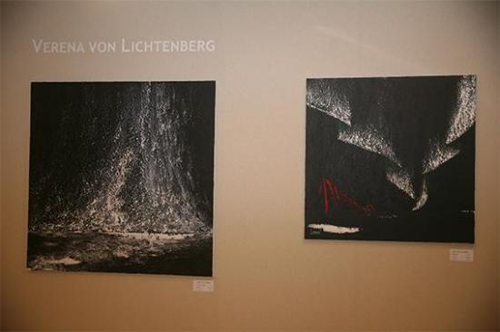 4 une exposition avec les oeuvres d art peinture et tableau de l artiste peintre verena von lichtenberg