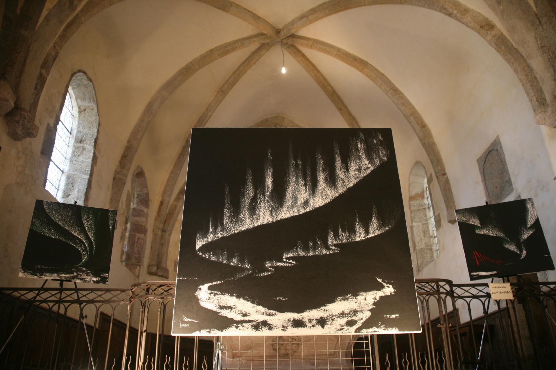 The painter verena von lichtenberg and her exhibition nord licht in saulieu in the st saturnin church