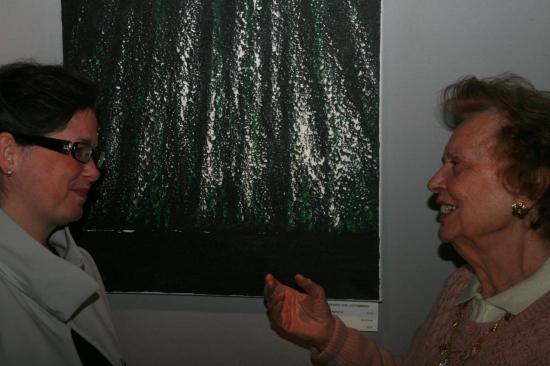 z1003-1-l-artiste-peintre-verena-von-lichtenberg-avec-l-artiste-peintre-celia-huet-a-honfleur-au-salon-des-artistes-contemporains.jpg